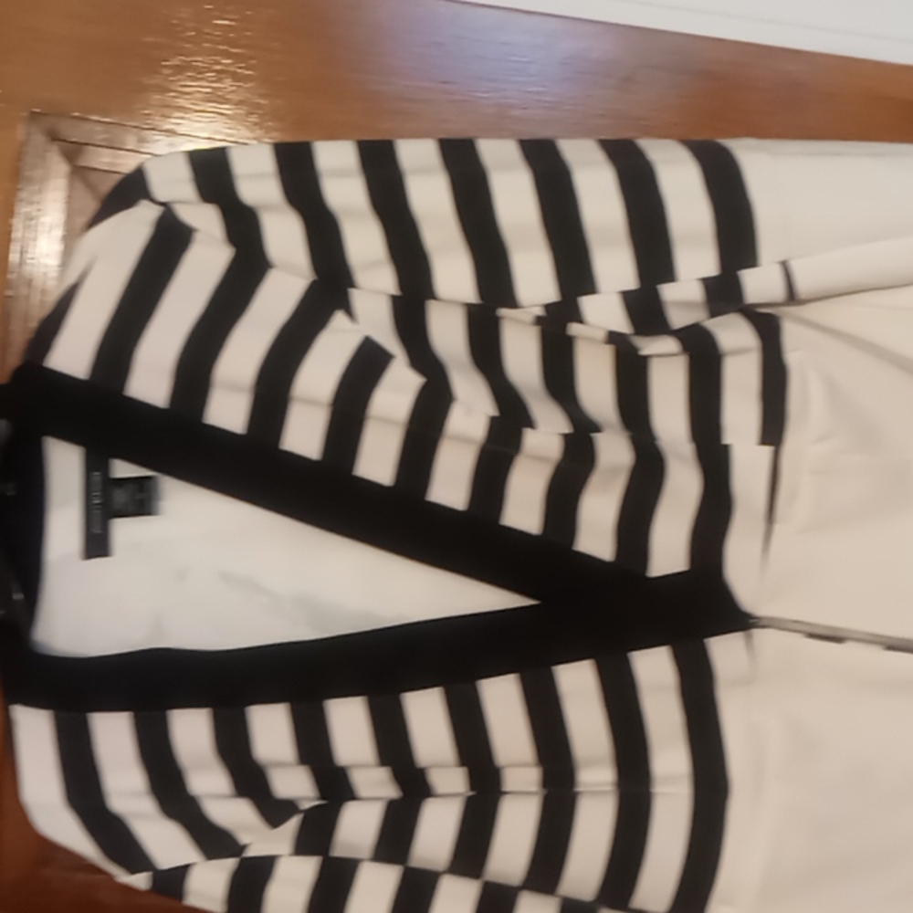 Blazer - Picture 3 of 3